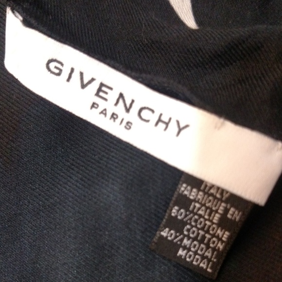 Givenchy Rottweiler Square Scarf 48" Pre-Owned - Picture 8 of 8